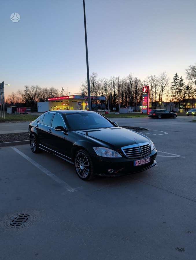 Mercedes-Benz S320, sedanas