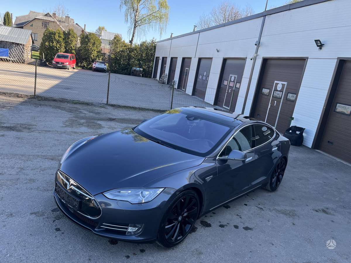 Tesla Model S, 90 kWh, hatchback