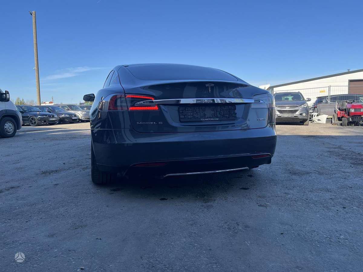 Tesla Model S, 90 kWh, hatchback