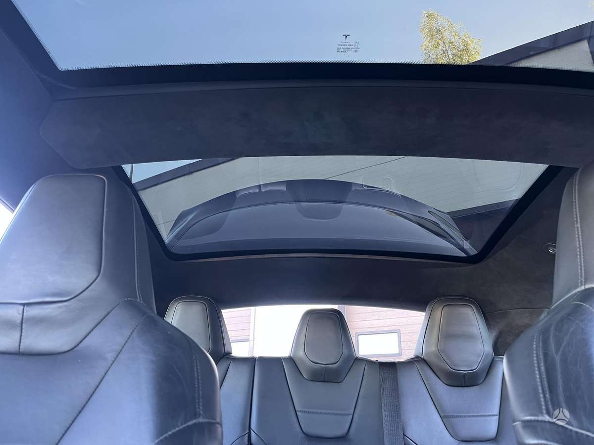 Tesla Model S, 90 kWh, hatchback