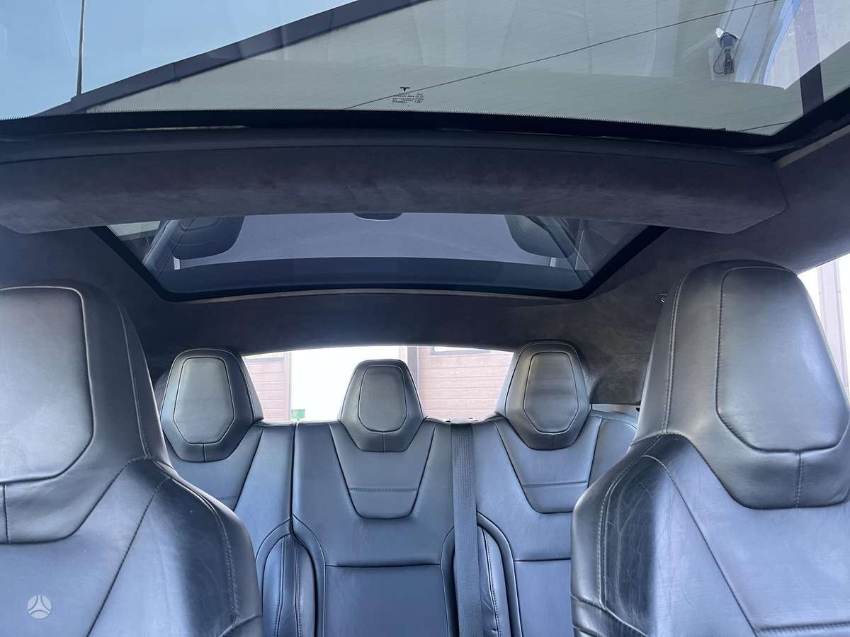 Tesla Model S, 90 kWh, hatchback
