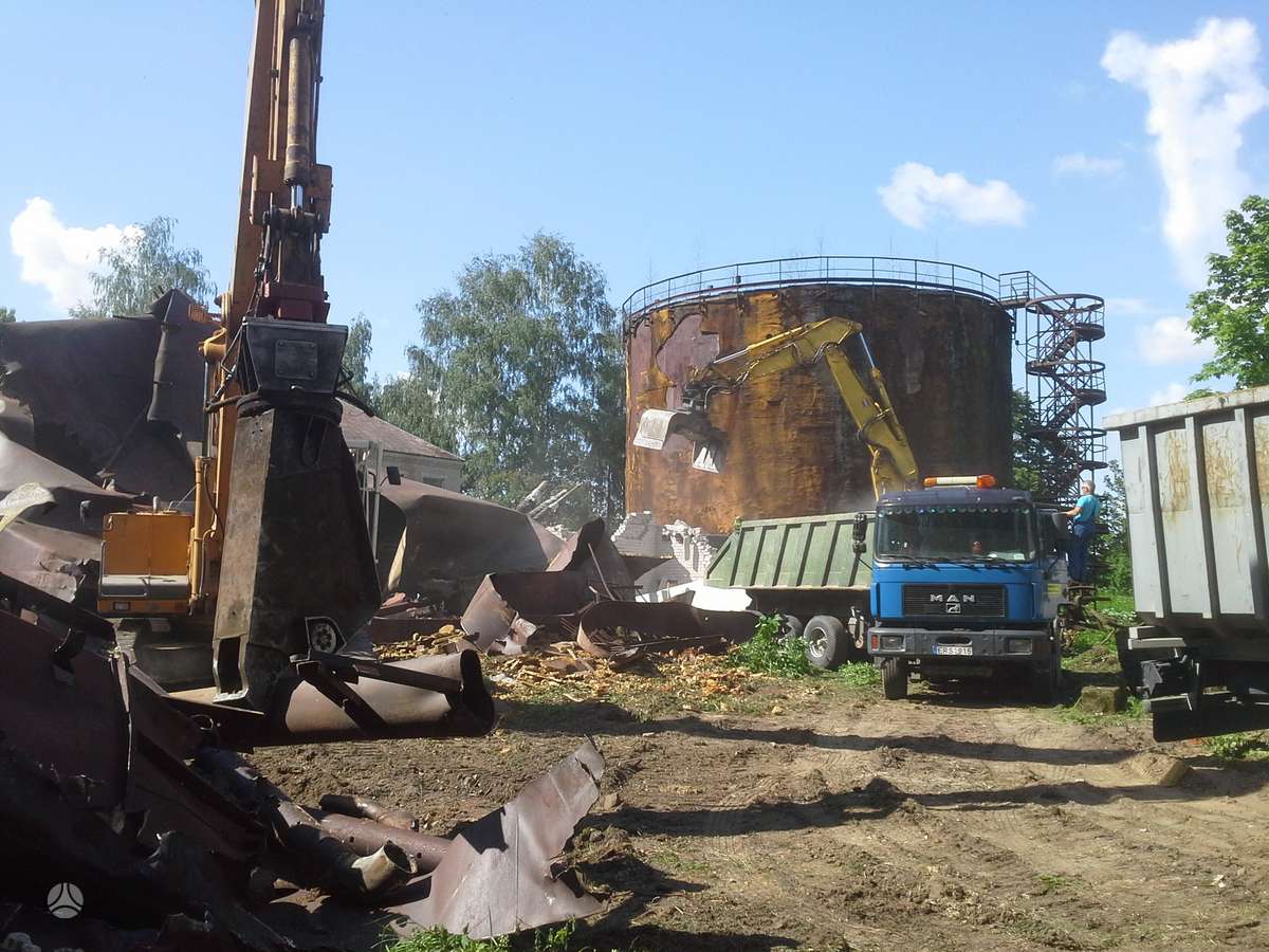 Metalinių statinių griovimas-karpymas