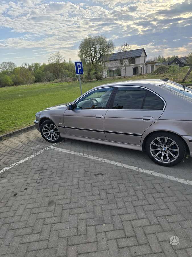 BMW 530, 2.9 l., Седан