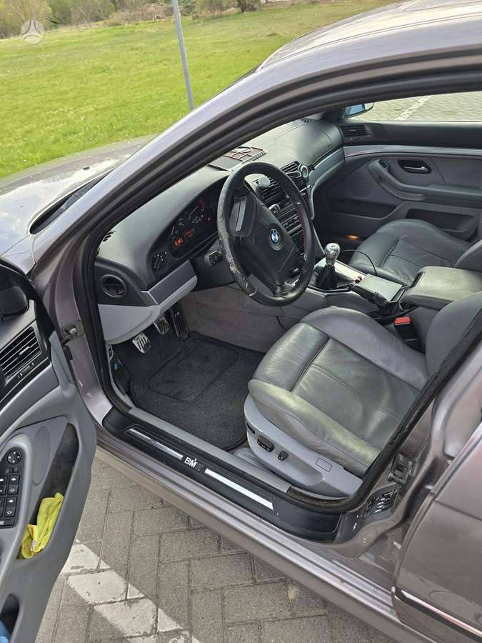 BMW 530, 2.9 l., Седан