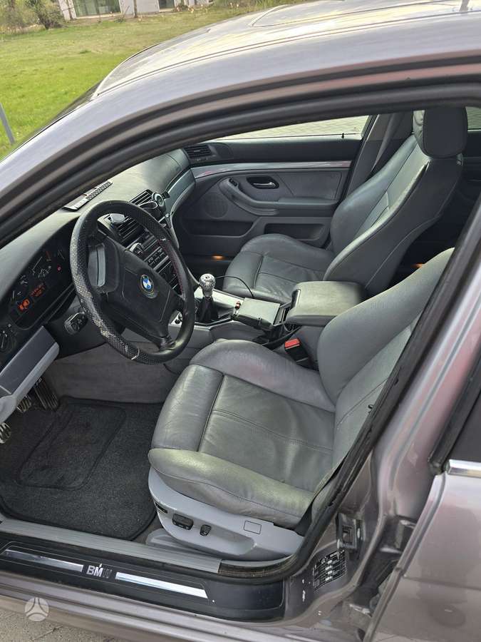 BMW 530, 2.9 l., Седан
