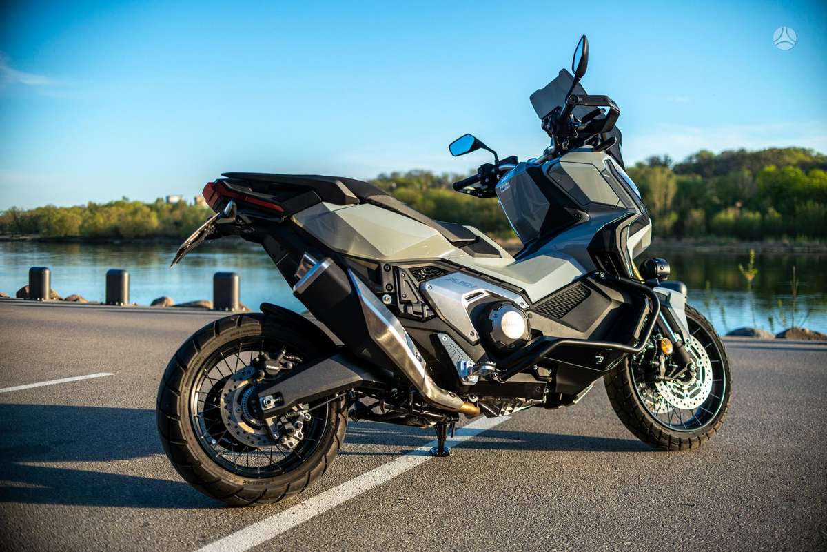 Honda X-ADV 750cc, enduro / adventure