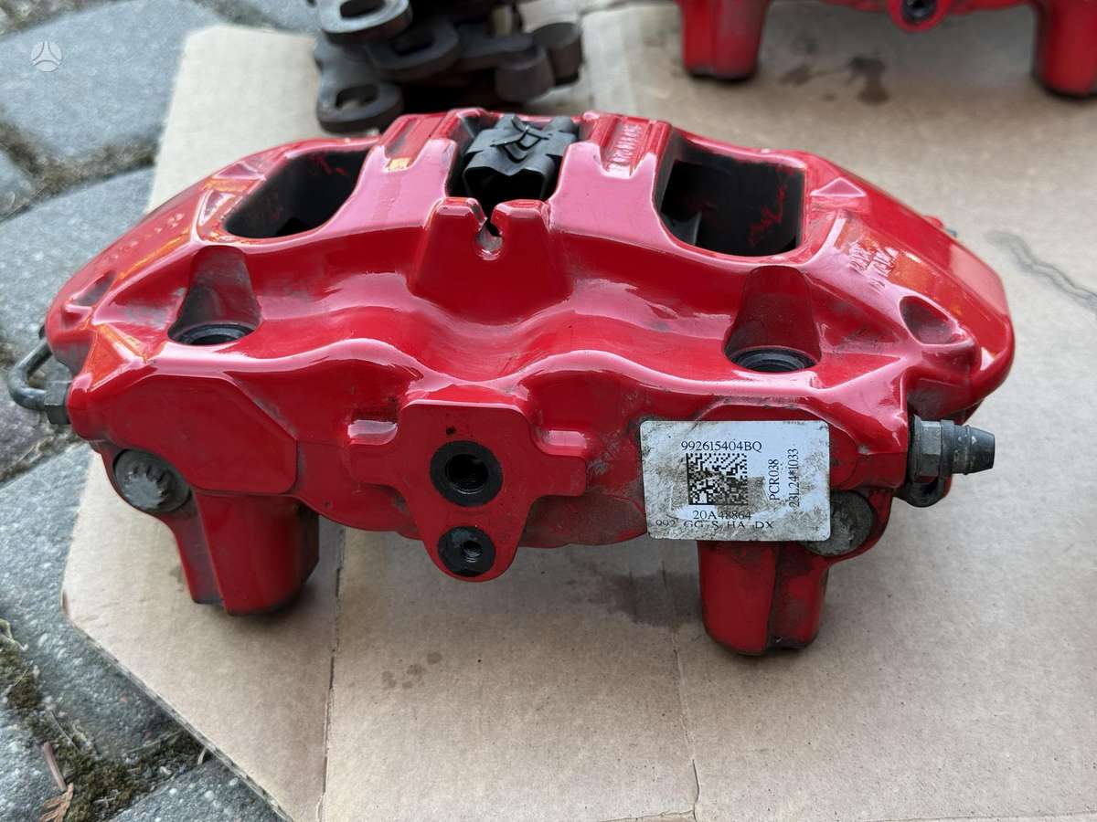 Porsche 911 brake calipers