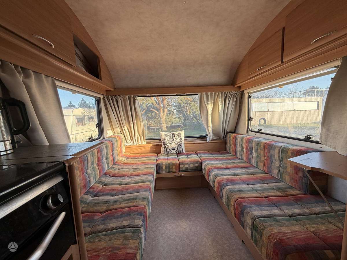 Elddis Crown 2000 505, kemperis