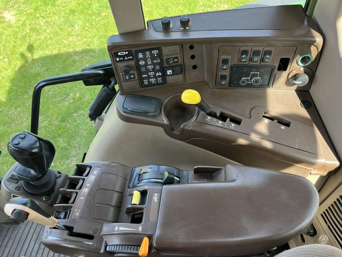John Deere 6820, тракторы