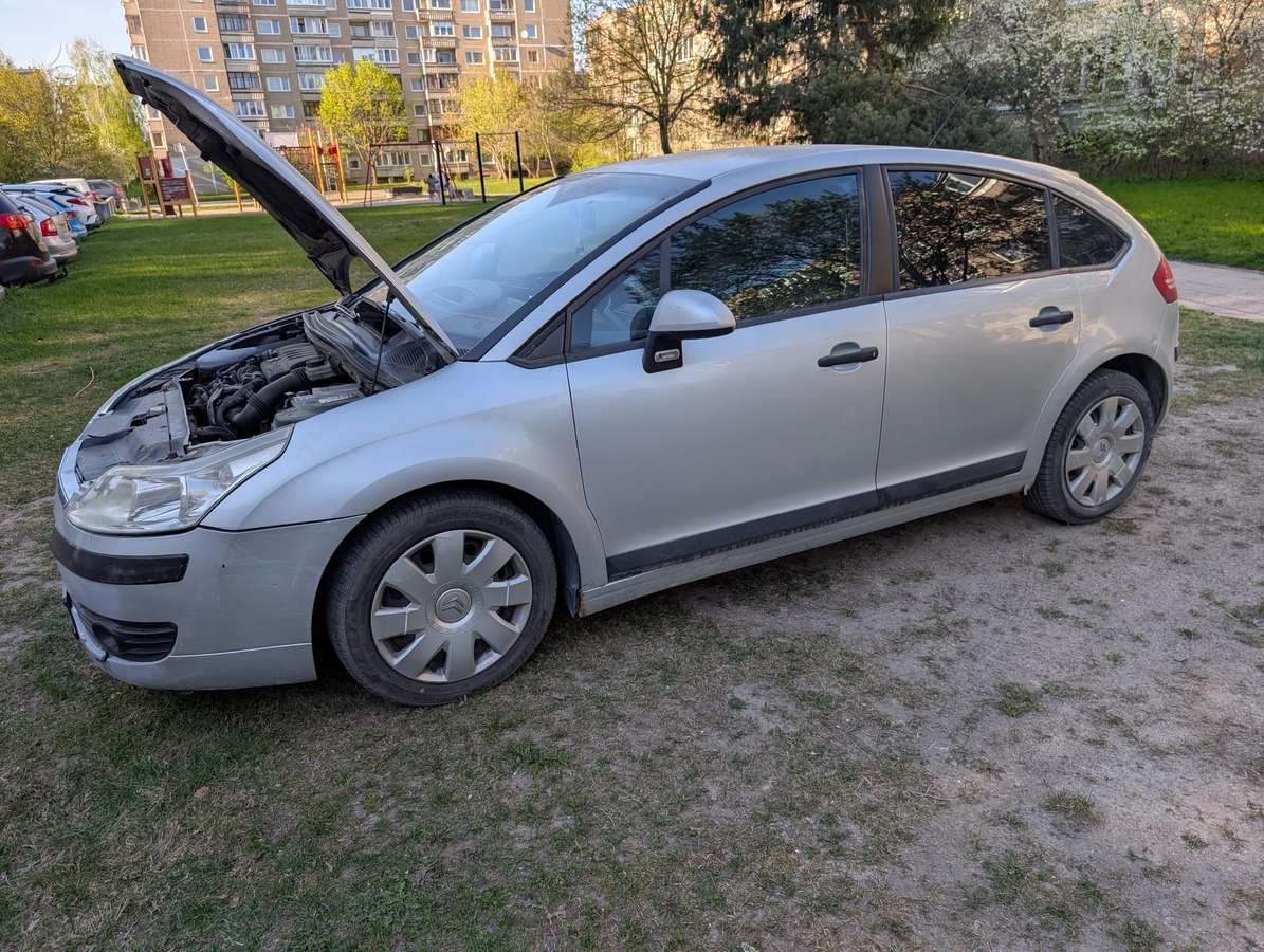 Citroen C4, 1.6 l., hatchback