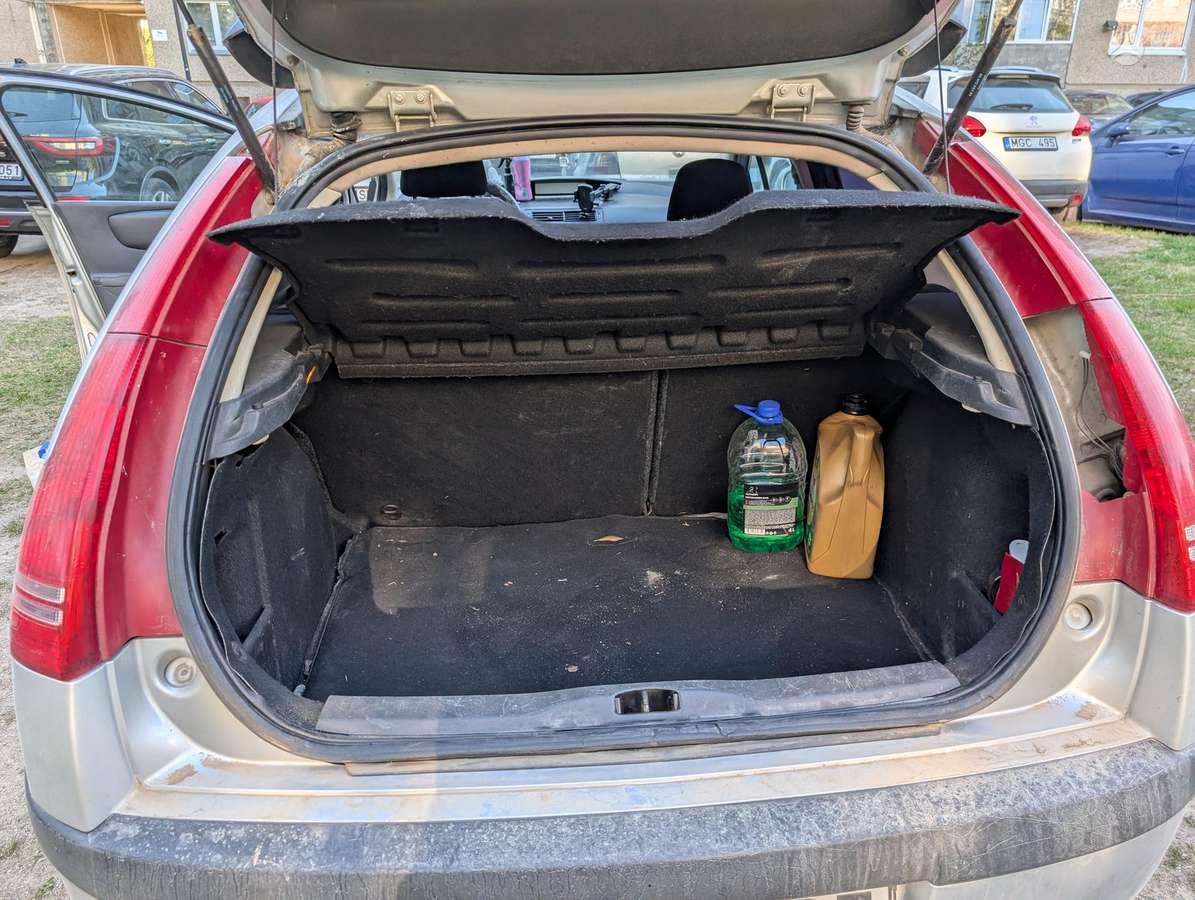 Citroen C4, 1.6 l., hatchback