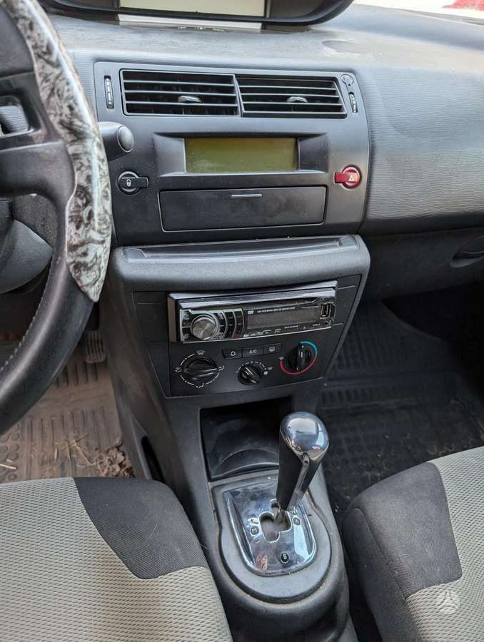 Citroen C4, 1.6 l., hatchback