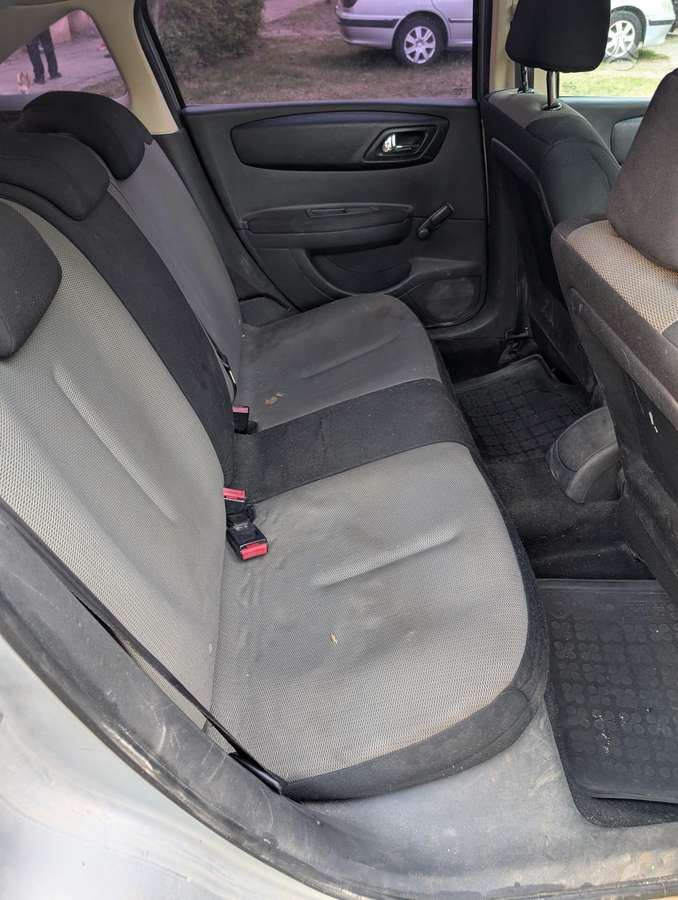 Citroen C4, 1.6 l., hatchback