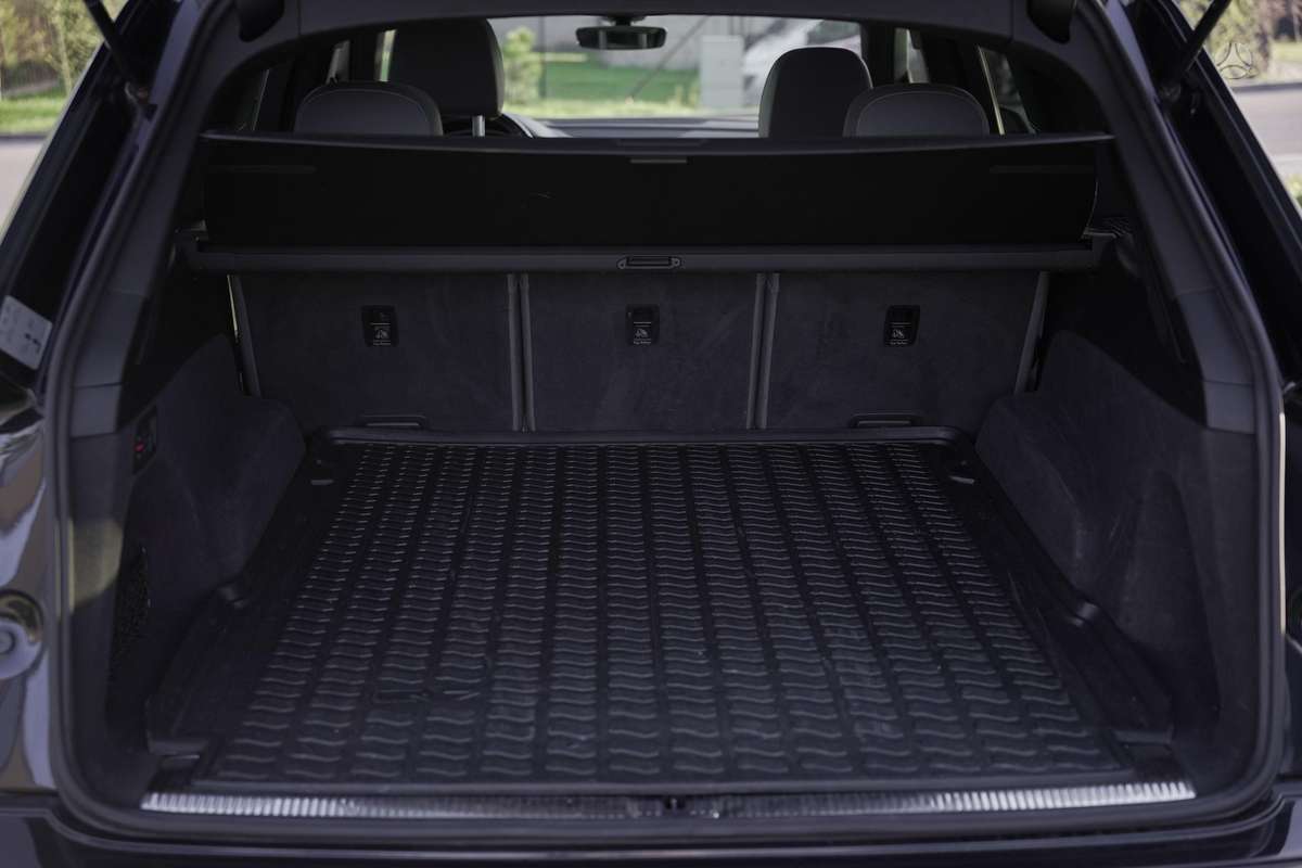 Audi SQ7, 4.0 l., Внедорожник / Кроссовер