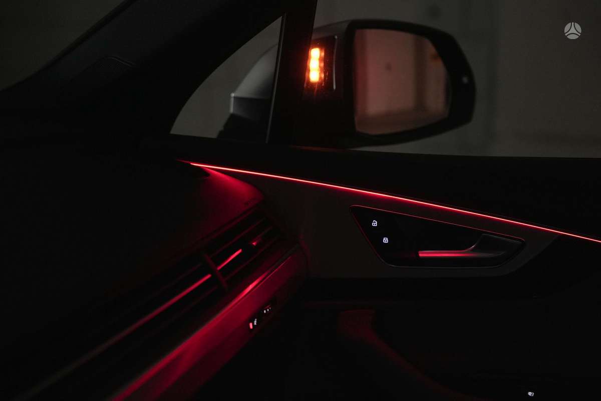 Audi SQ7, 4.0 l., Внедорожник / Кроссовер