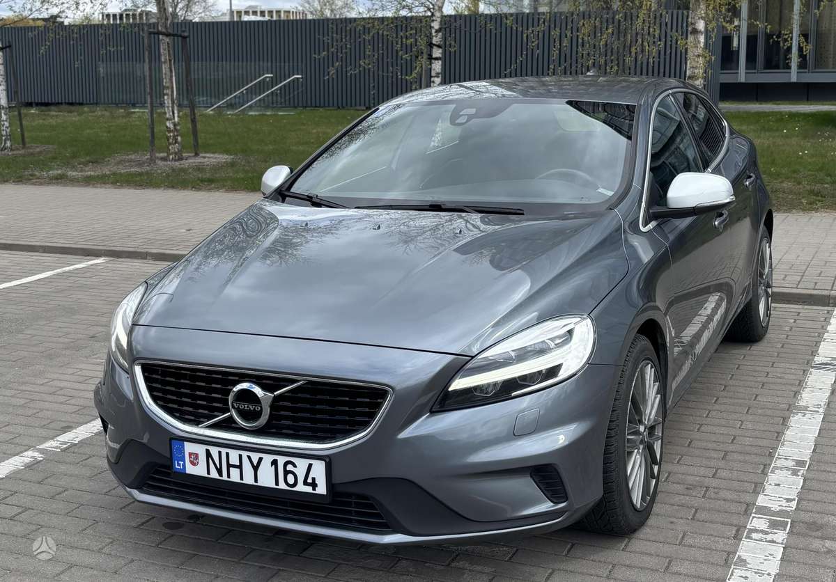 Volvo V40, 2.0 l., hatchback
