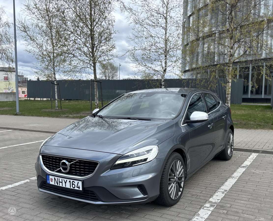 Volvo V40, 2.0 l., hatchback