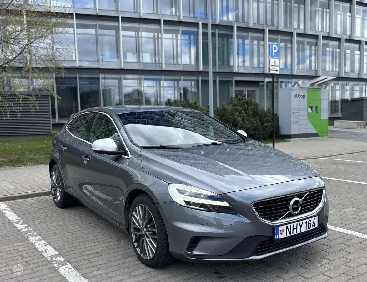 Volvo V40, 2.0 l., hatchback