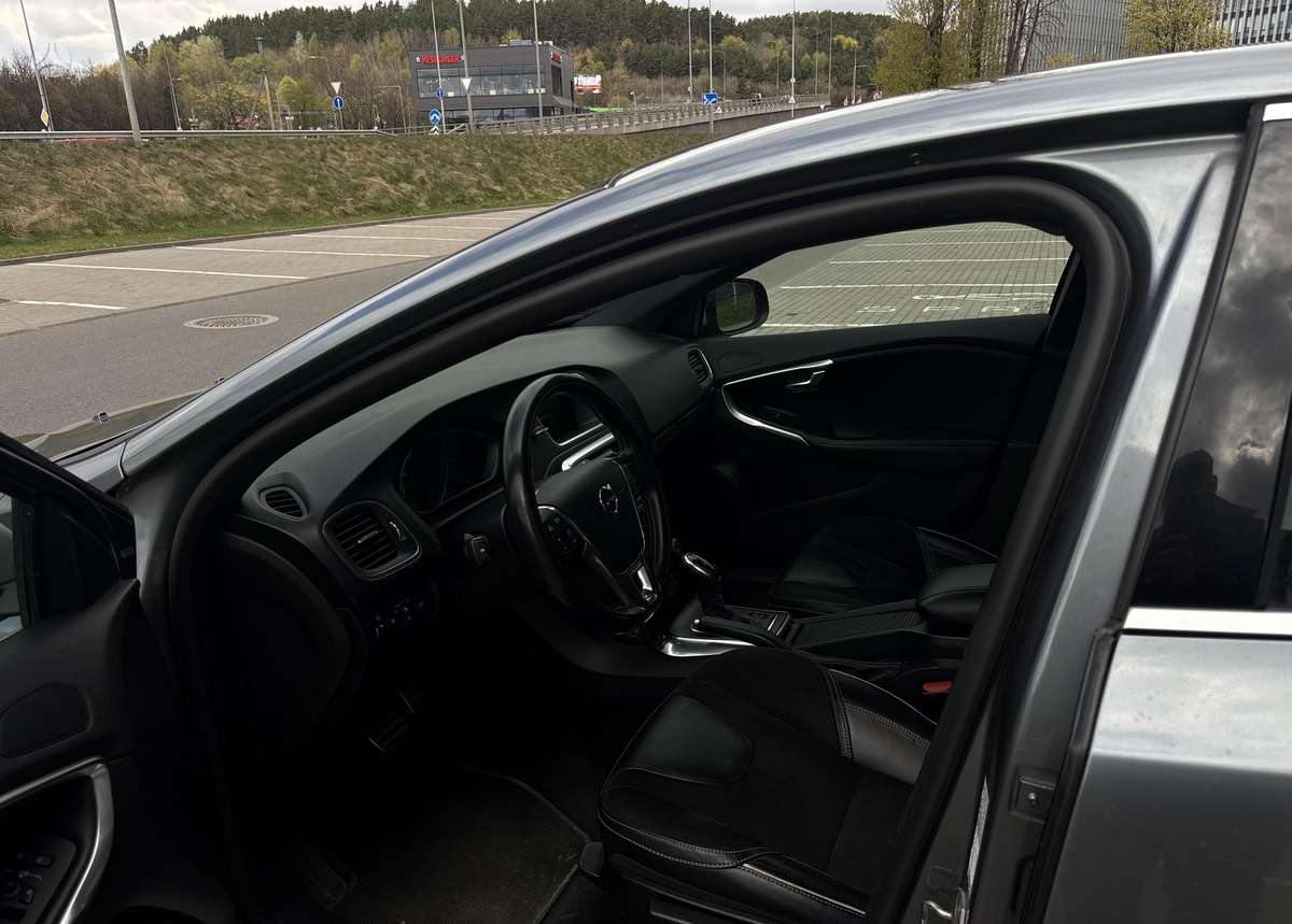 Volvo V40, 2.0 l., hatchback