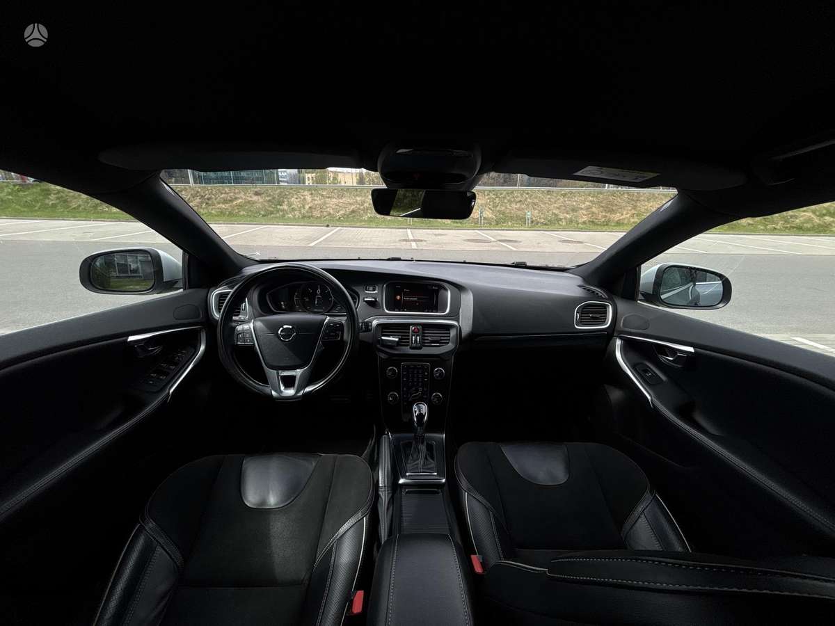 Volvo V40, 2.0 l., hatchback