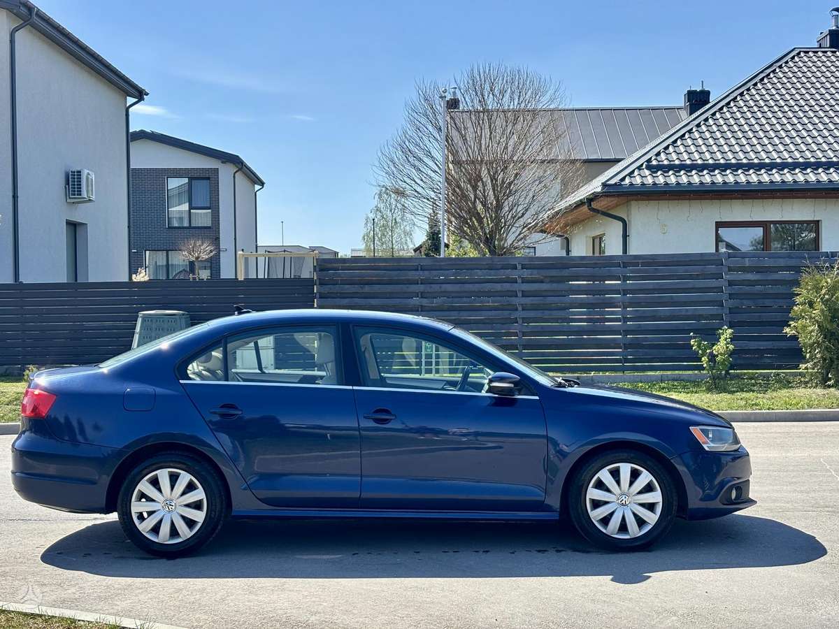 Volkswagen Jetta - 6