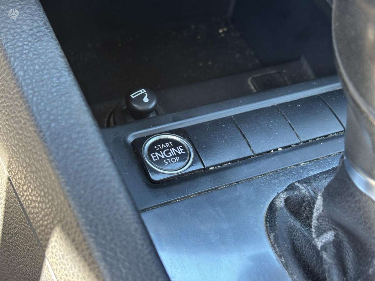 Volkswagen Jetta - 12