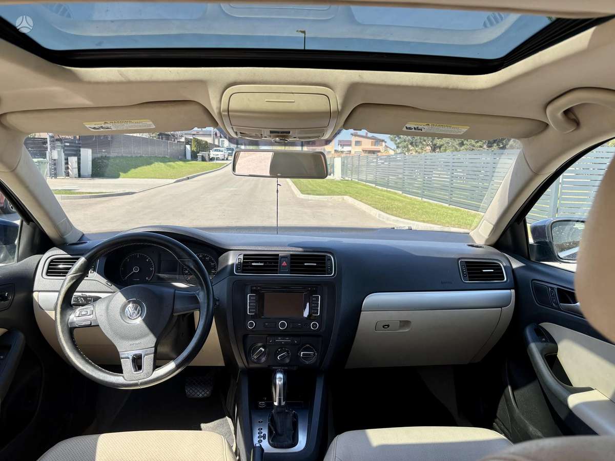 Volkswagen Jetta - 9