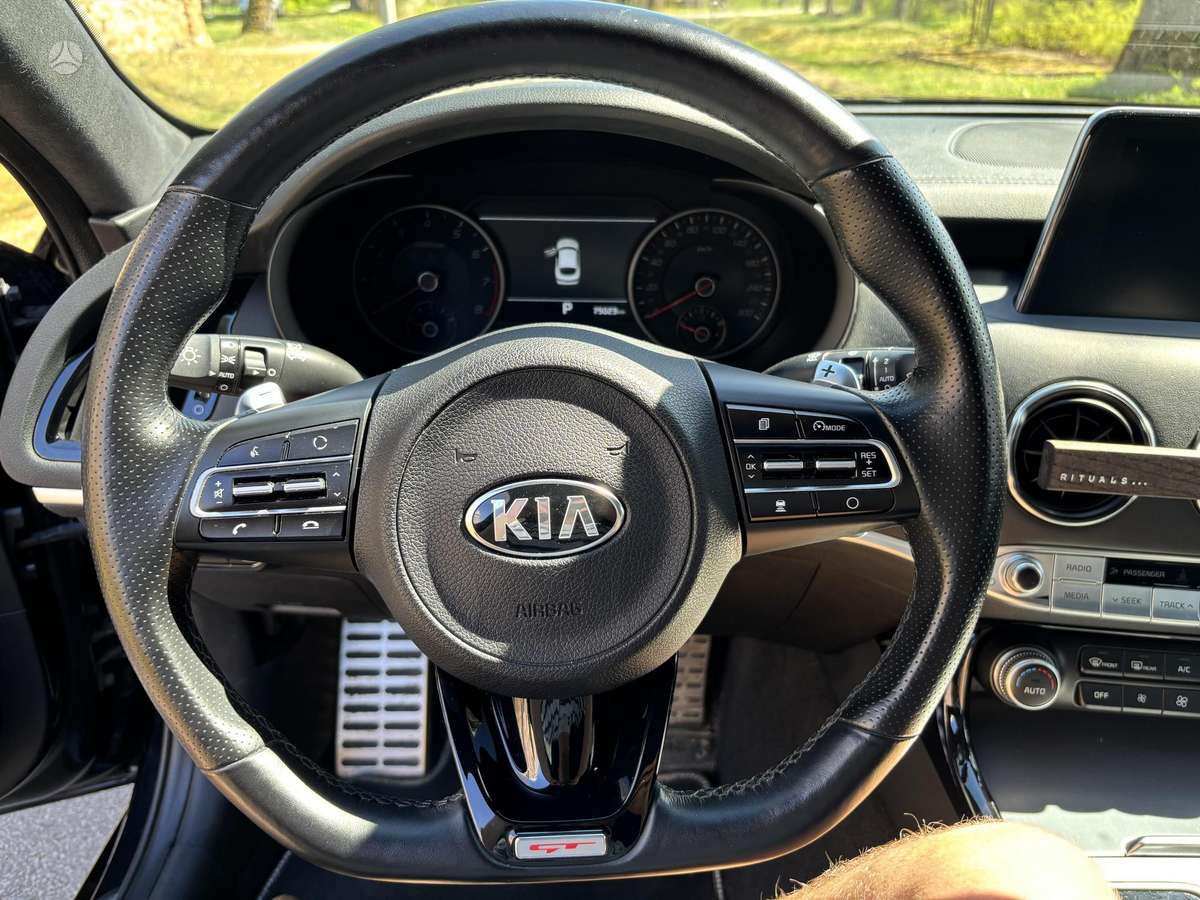 Kia Stinger, 3.3 l., Седан