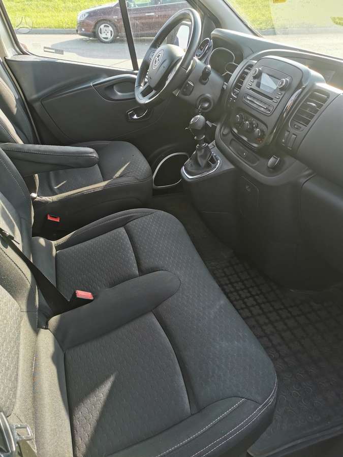 Opel Vivaro, passenger minibus