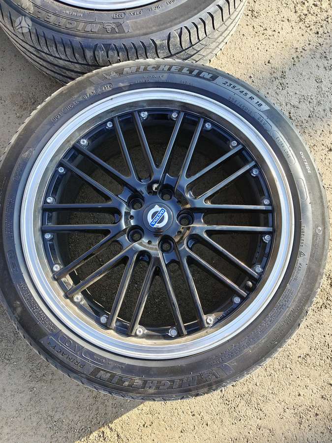 Volvo, lengvojo lydinio, R18
