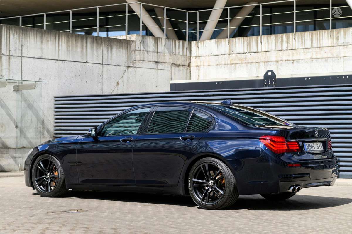BMW 730, 3.0 l., Седан