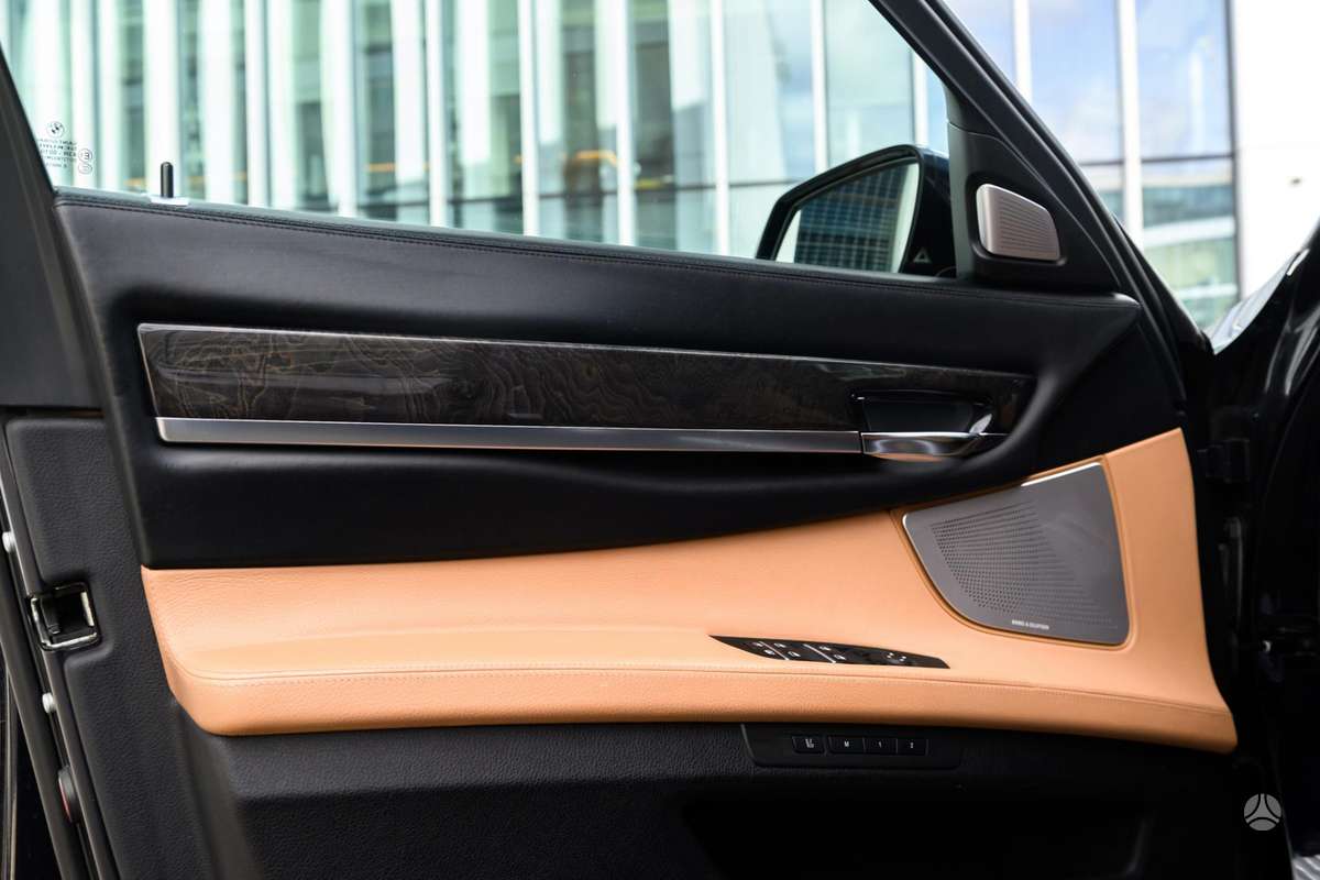 BMW 730, 3.0 l., Седан