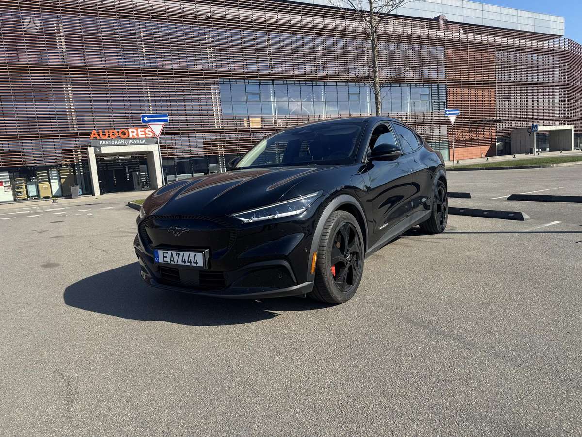 Ford Mustang Mach-E, 76 kWh, hatchback