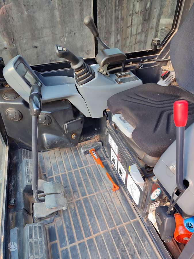 Yanmar SV26, mini excavator
