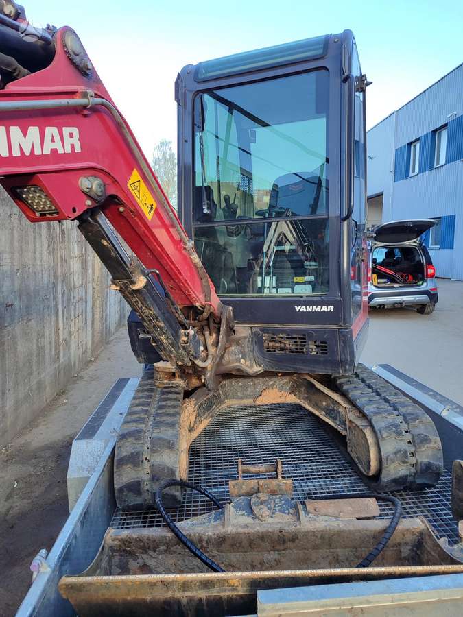 Yanmar SV26, mini excavator