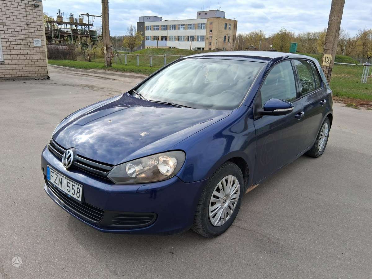 Volkswagen Golf - 1