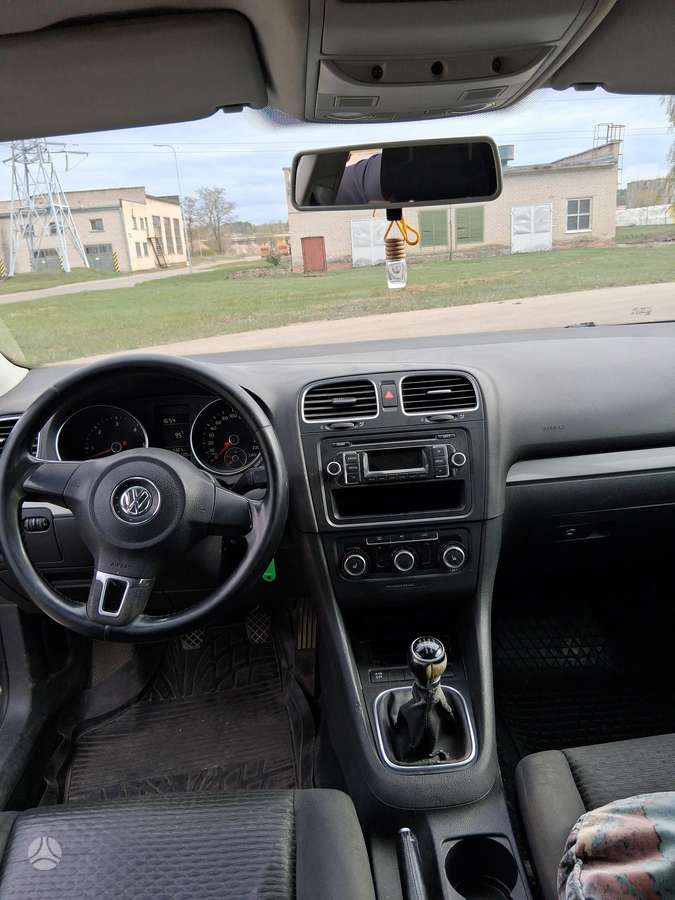 Volkswagen Golf - 12