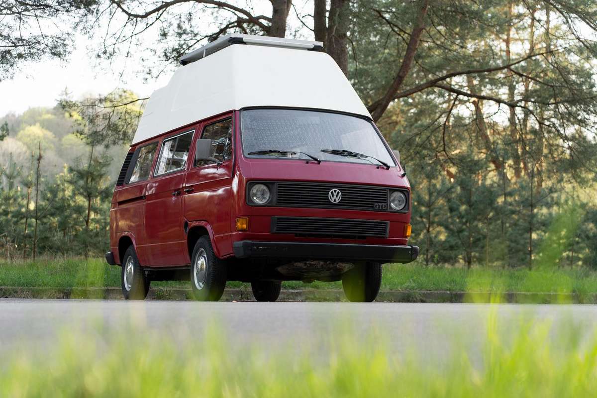 Volkswagen Transporter - 1