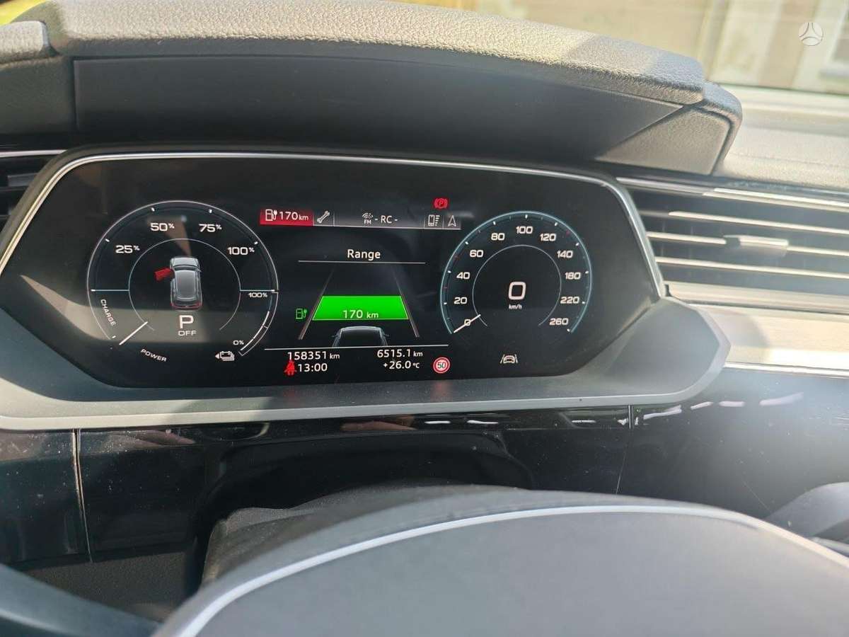 Audi e-tron, 71 kWh, off-road / crossover