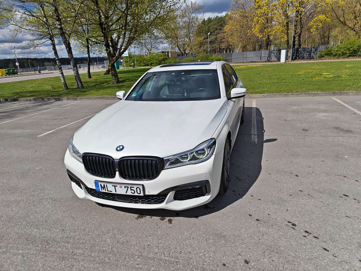 BMW 750, 3.0 l., Седан