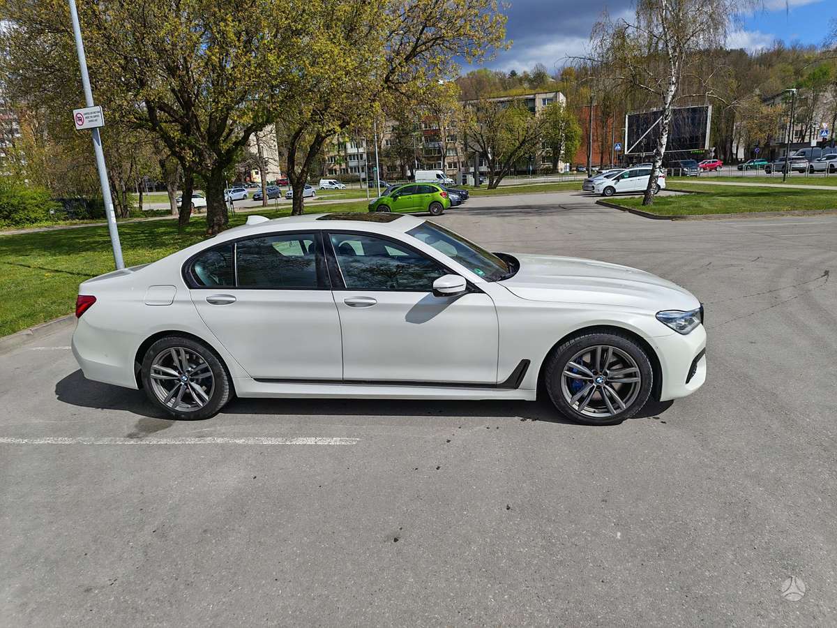 BMW 750, 3.0 l., Седан