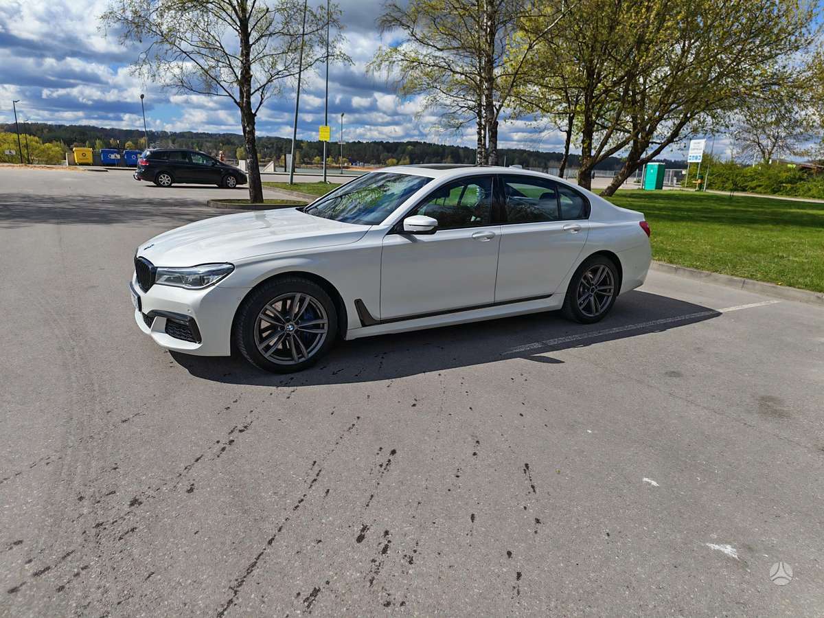 BMW 750, 3.0 l., Седан