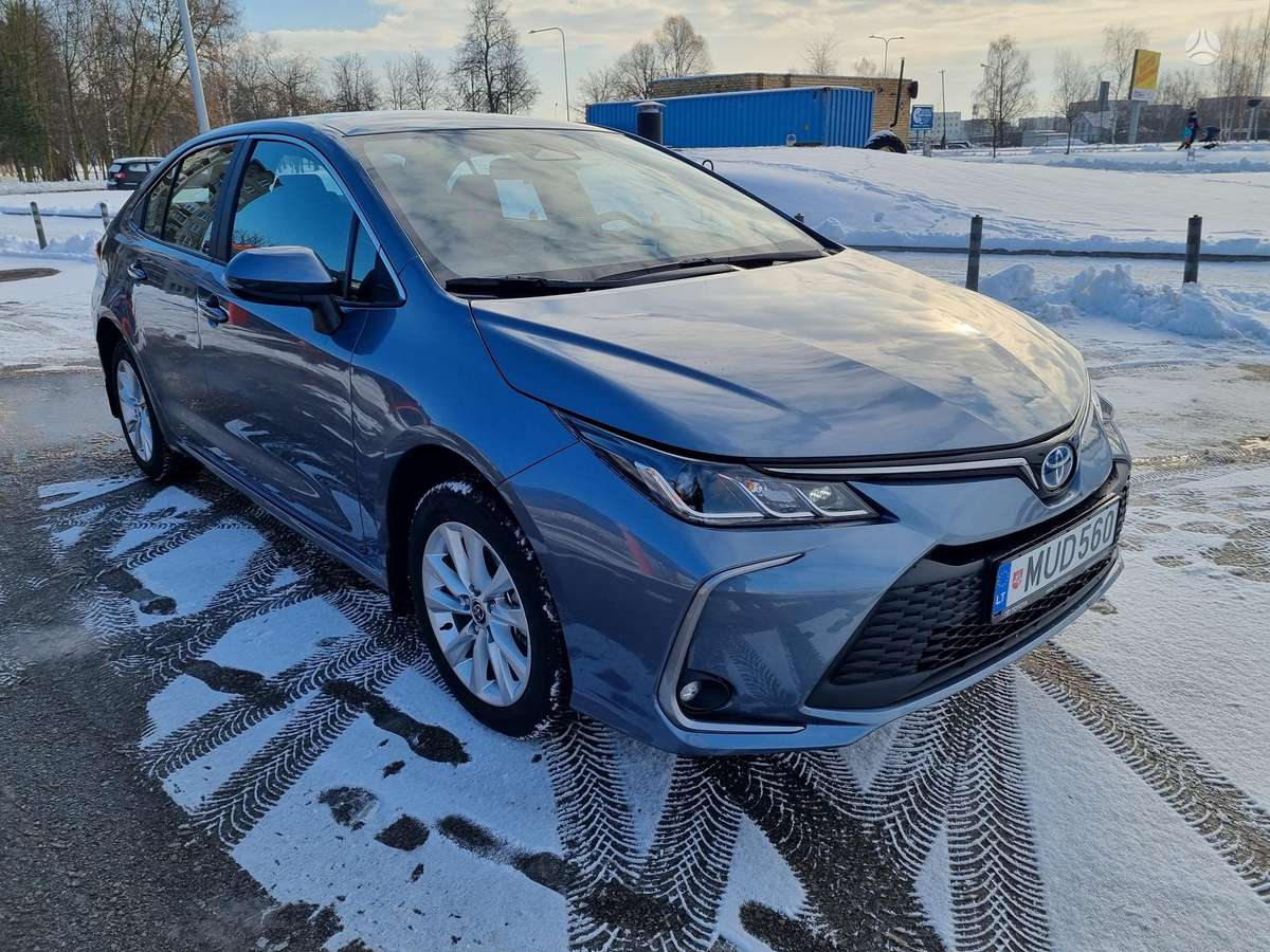 Toyota Corolla, Седан