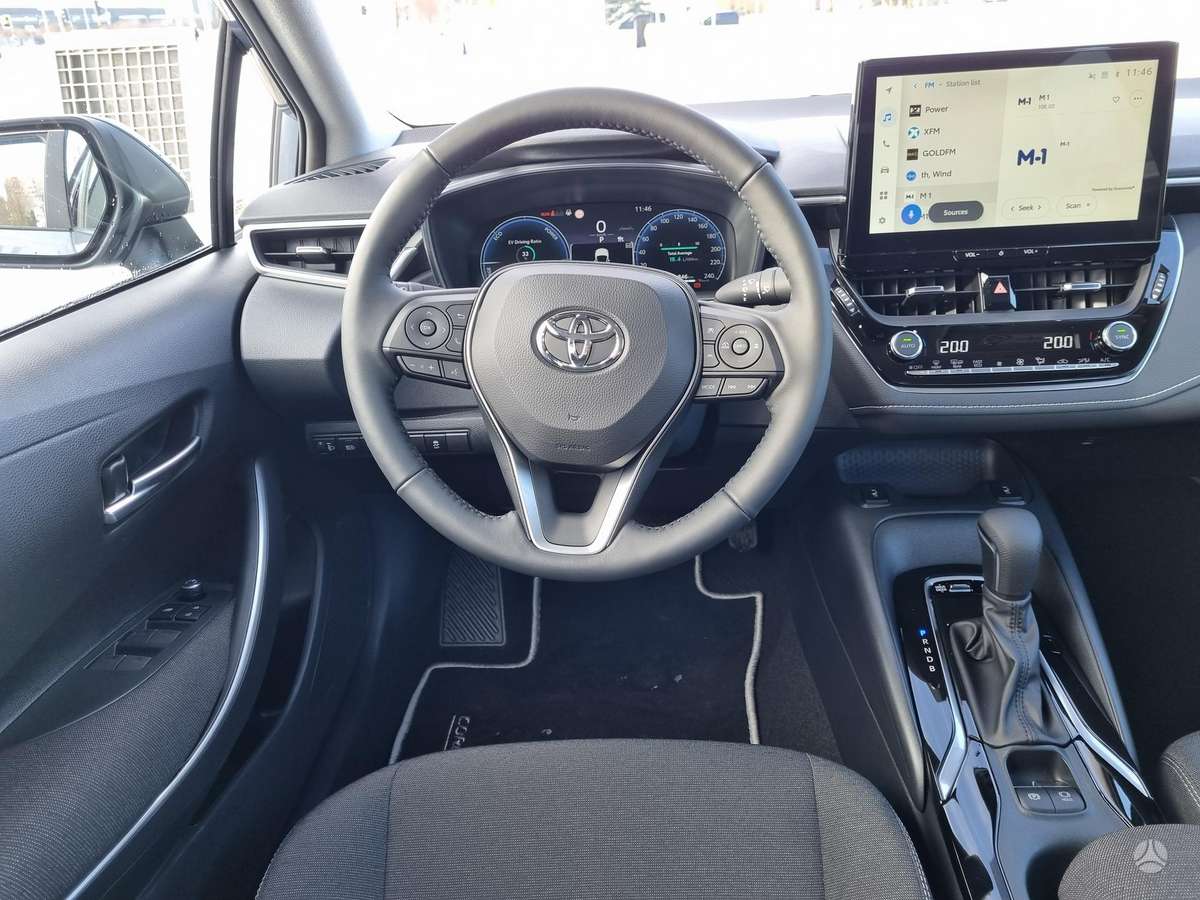 Toyota Corolla, Седан