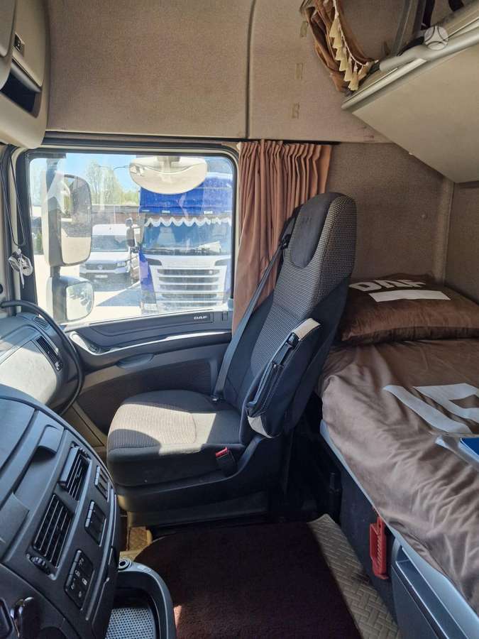 DAF XF 460, double sleeper