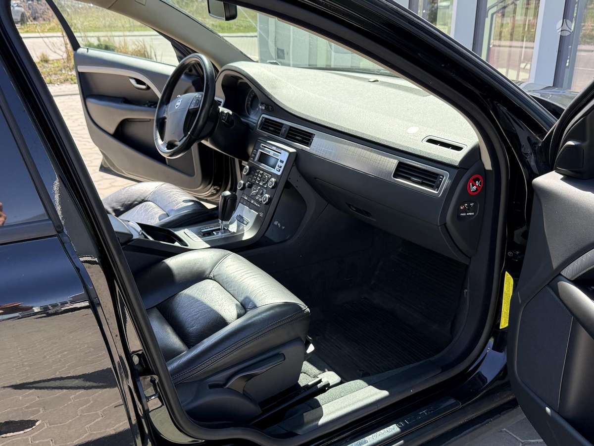 Volvo XC70, 2.4 l., Универсал