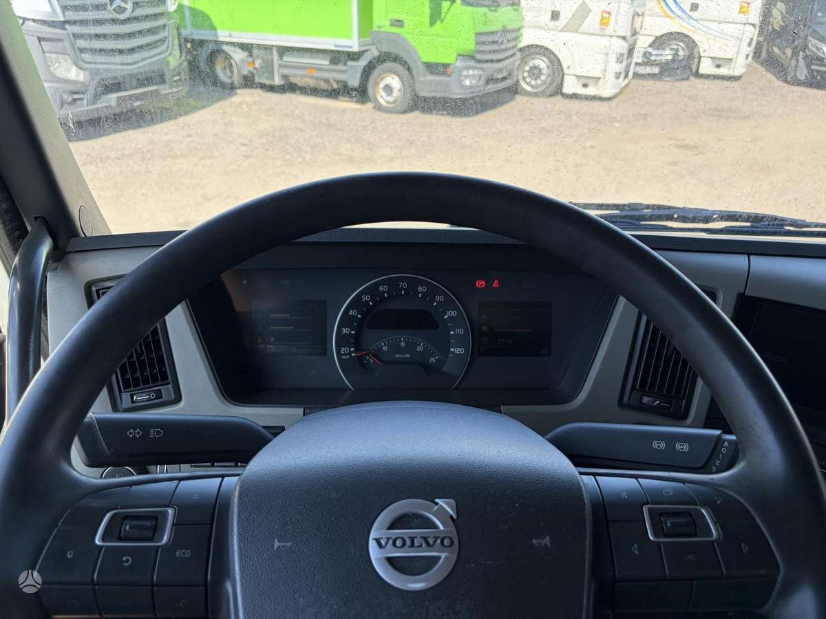 Volvo FM 500 6x2 su Liftu, шасси