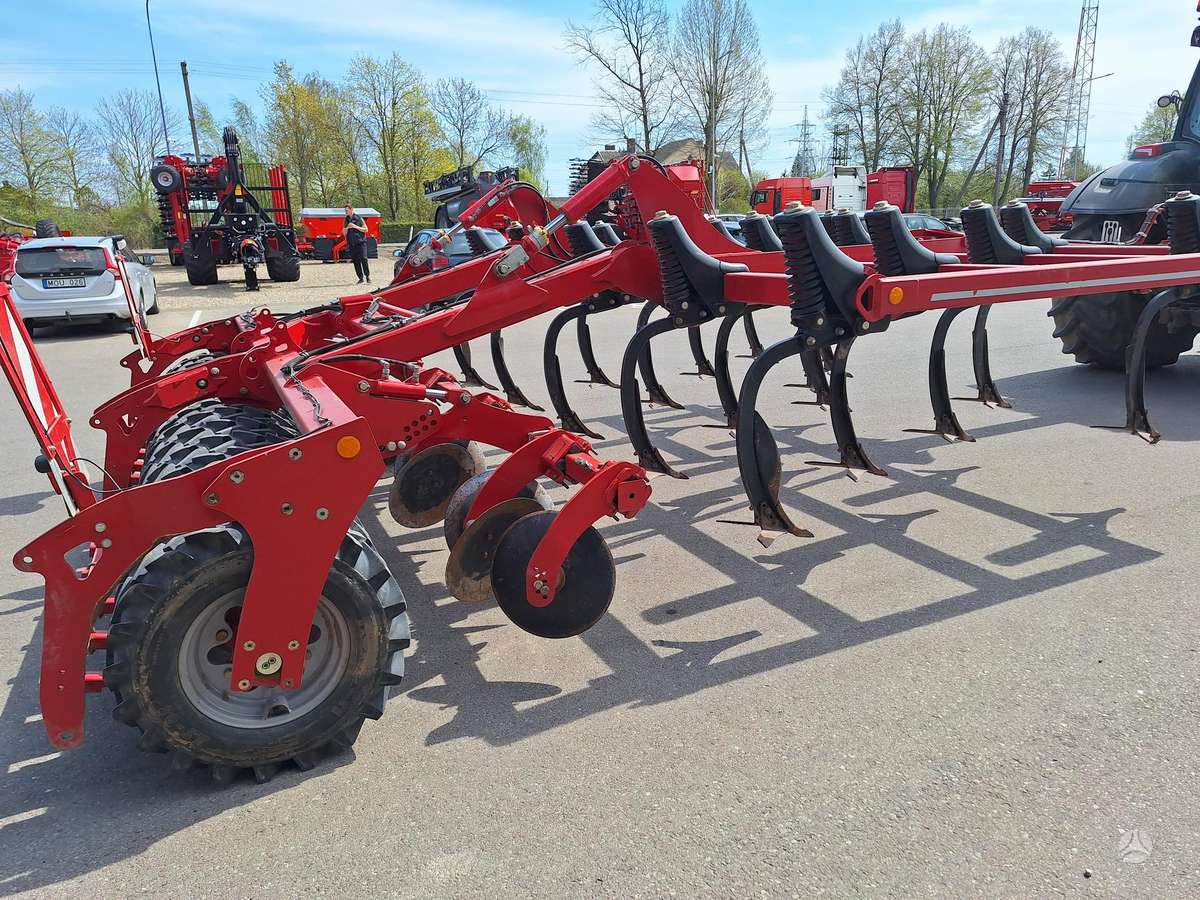 Horsch Tiger 4 AS, scrapers, scrubbers