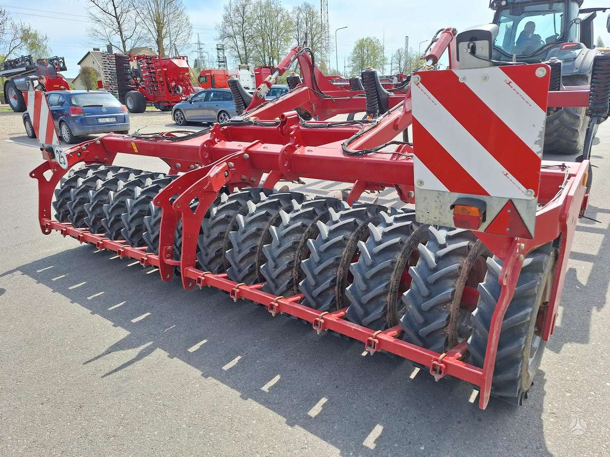 Horsch Tiger 4 AS, scrapers, scrubbers