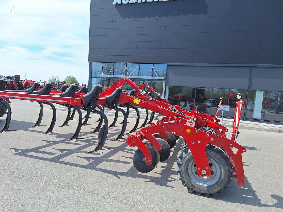 Horsch Tiger 4 AS, scrapers, scrubbers